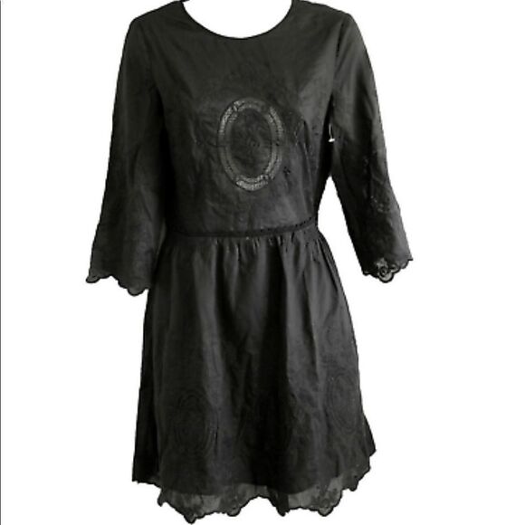 ✨ VICTORIA'S SECRET Battenburg Dress✨ - Picture 2 of 6